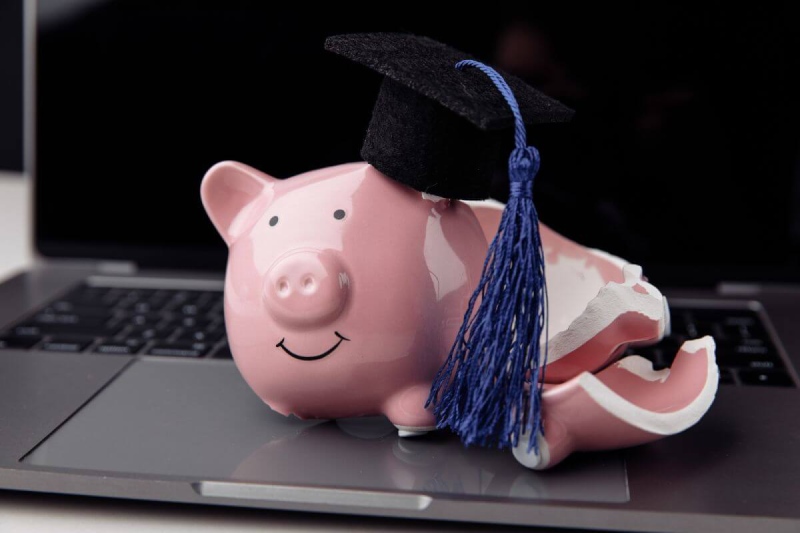 A Restarting Student Loan Debt Repayment Guide for Sugar Land Borrowers